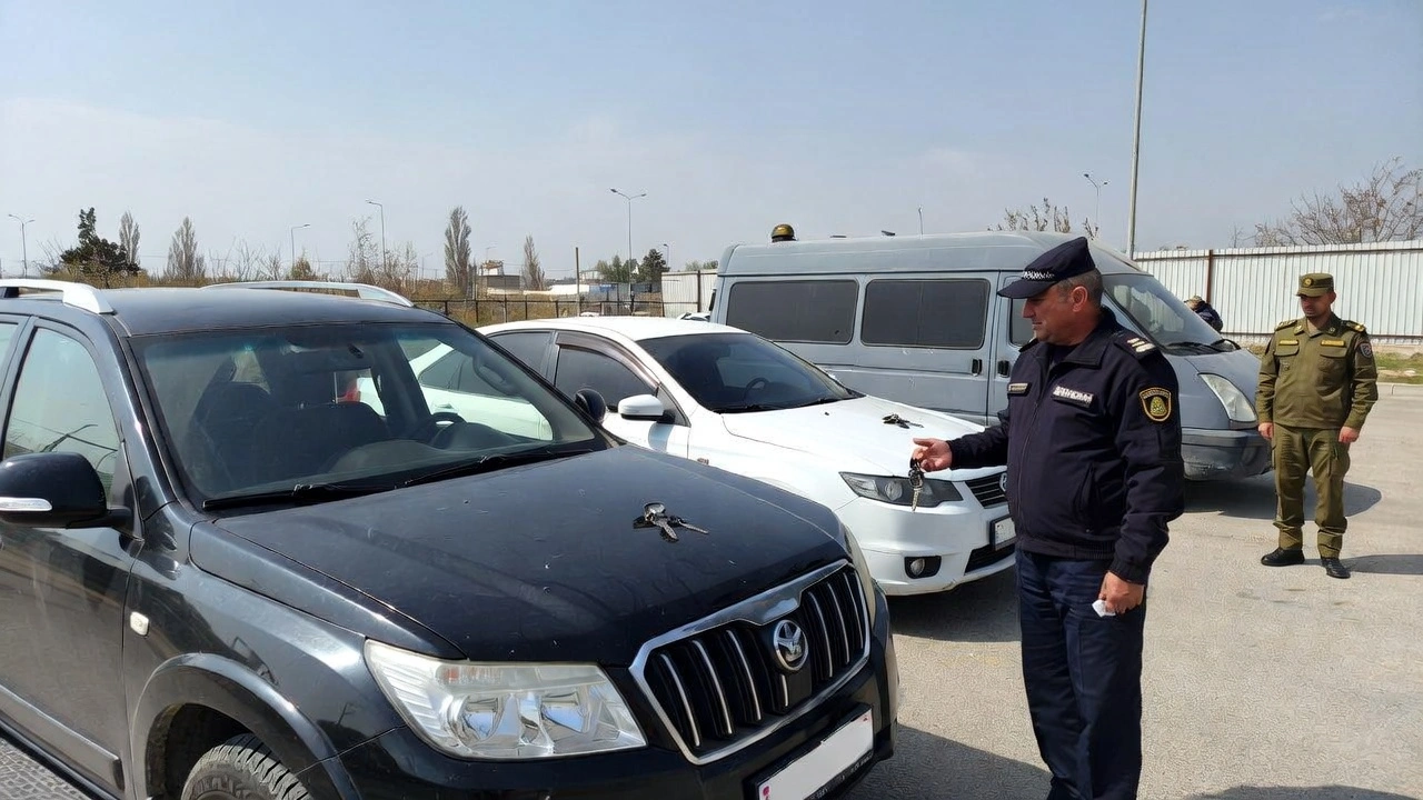 Псковские таможенники передали Минобороны три изъятых автомобиля